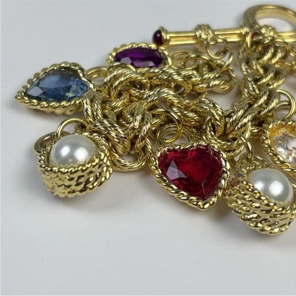 Vintage 80s Givenchy Lucite Charm Bracelet Chunky Heart Goldtone Runway SZ 6-3/4 - Picture 13 of 16